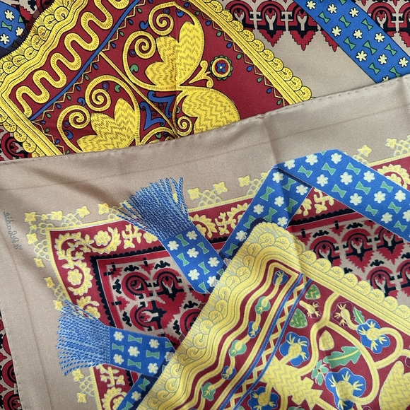 ❣️Hermès BRINS D’OR 100 % Silk Scarf 90 x 90 cm-authentic - Picture 16 of 16